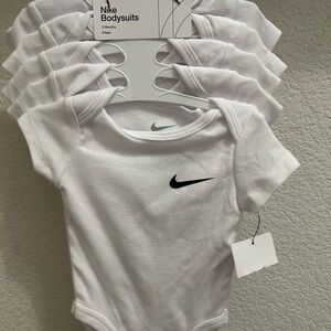 Nike White Baby Bodysuit 3-Pack